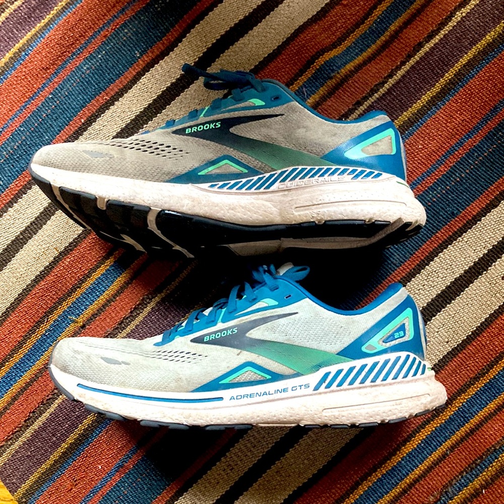 Brooks adrenaline GTS 23